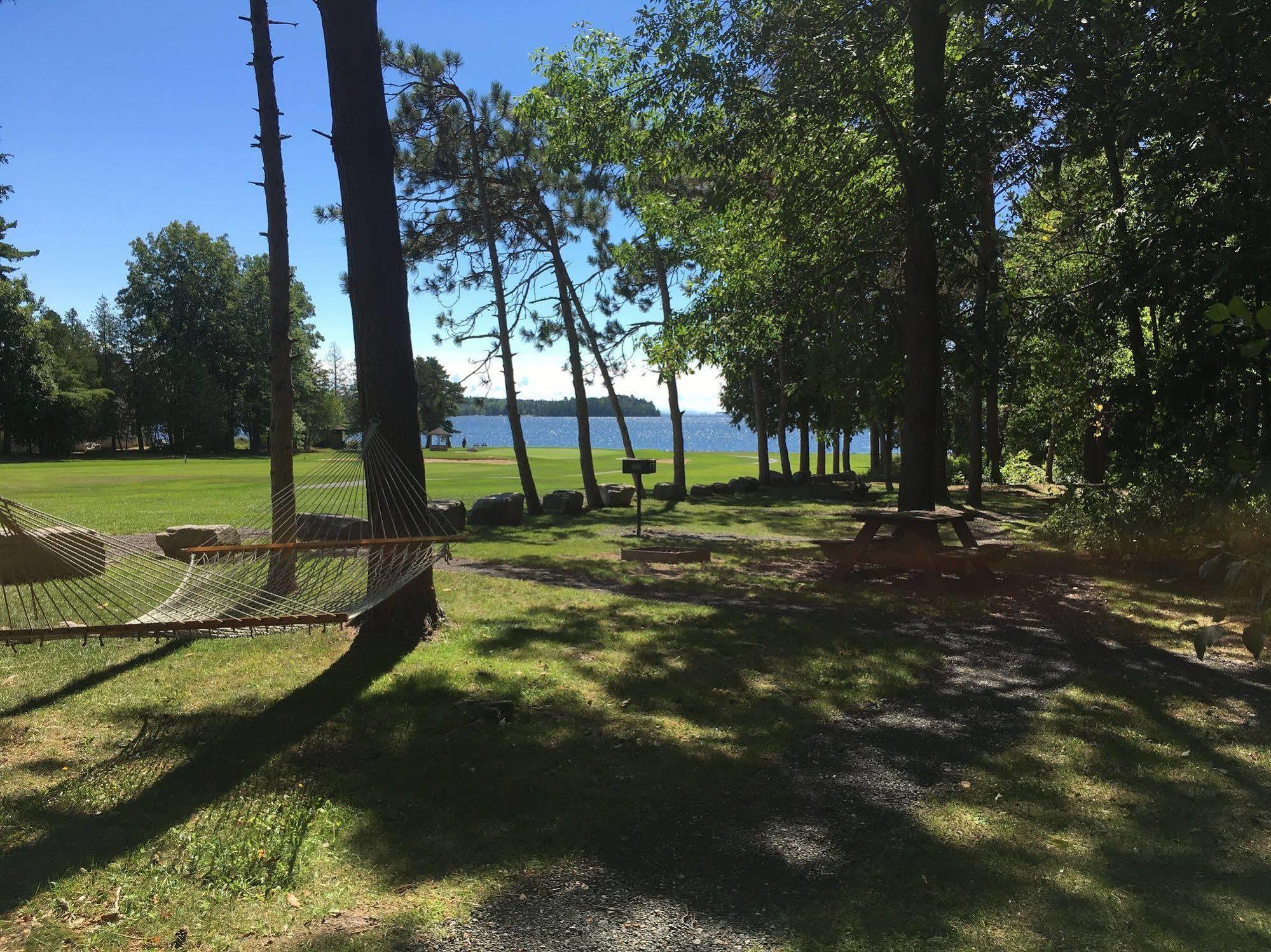Bluff Point Golf Resort Платтсбург Экстерьер фото
