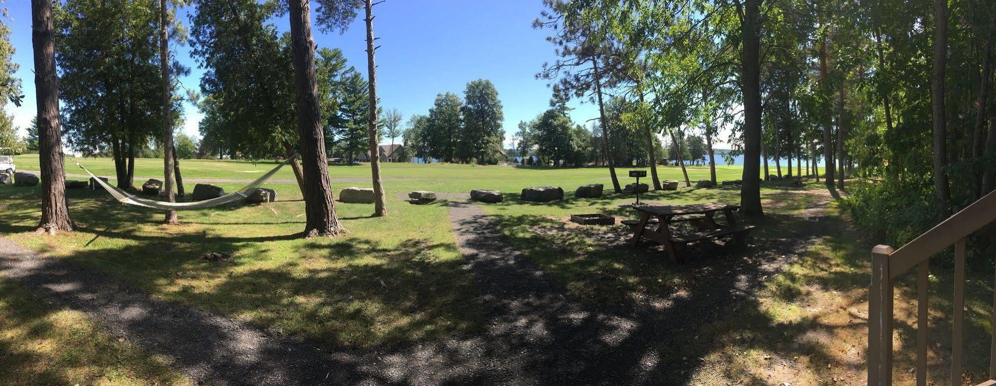 Bluff Point Golf Resort Платтсбург Экстерьер фото