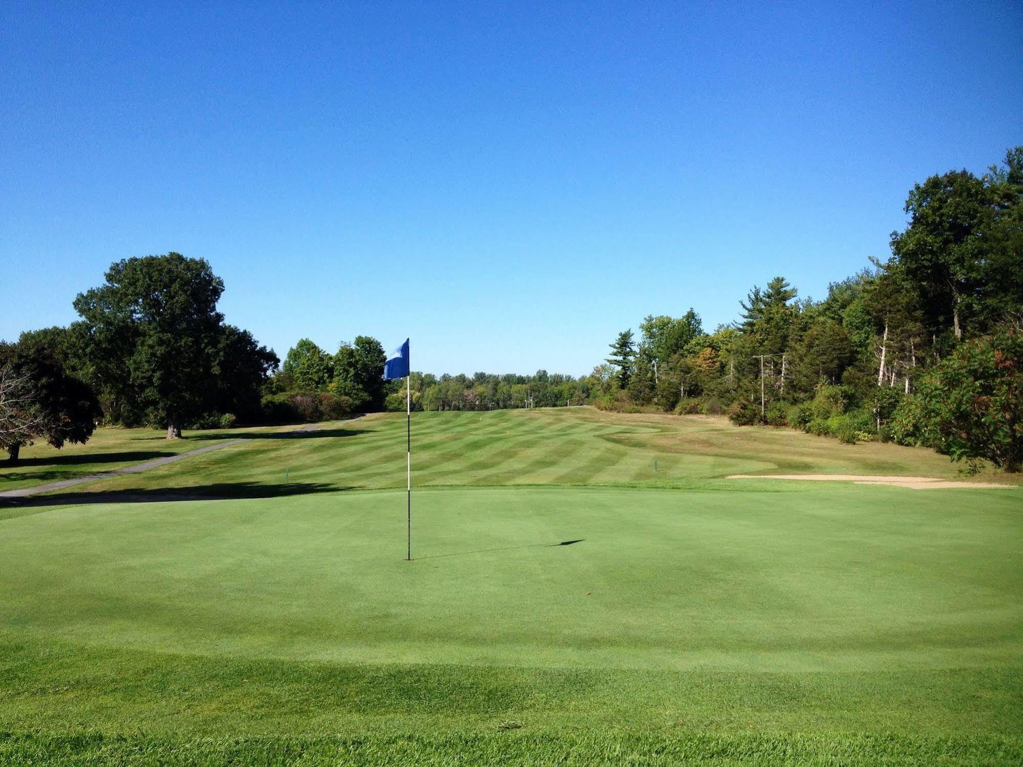 Bluff Point Golf Resort Платтсбург Экстерьер фото